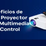 Imagen de banner con mini proyector LED multimedia encendido, proyección colorida y texto comparativo