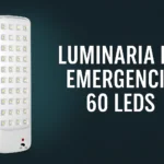 Luminaria de emergencia LED de 60 focos encendida sobre una pared, ideal para apagones o evacuaciones