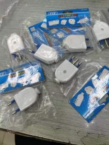 Enchufes y portalámparas FY-01006